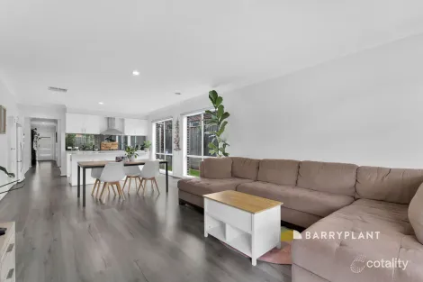Property photo of 40 Union Street Clyde North VIC 3978