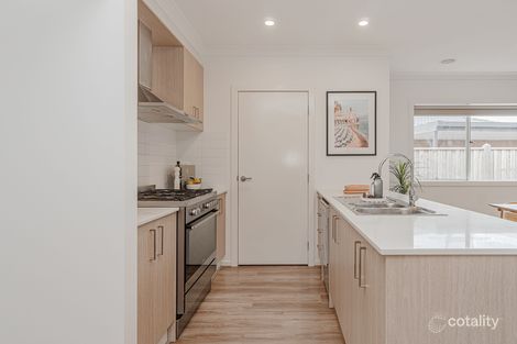 Property photo of 18 Rhubarb Place Mickleham VIC 3064