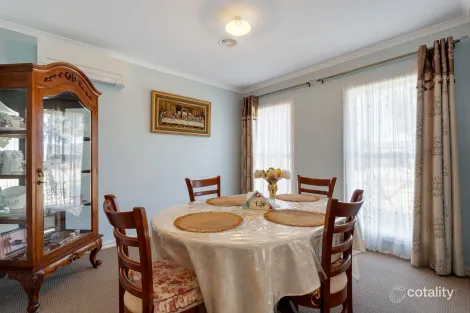 Property photo of 45 McIntyre Avenue Roxburgh Park VIC 3064