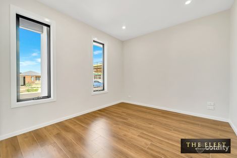Property photo of 21 Holbrook Crescent Kalkallo VIC 3064