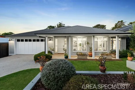 3 ROEHAMPTON CRES, MOUNT ELIZA, VIC 3930