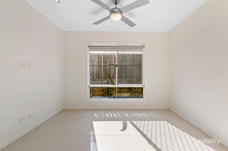 Property photo of 3 Azure Court Deebing Heights QLD 4306