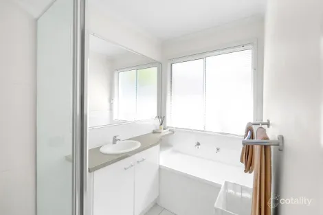 Property photo of 19 Ashburton Crescent Sippy Downs QLD 4556