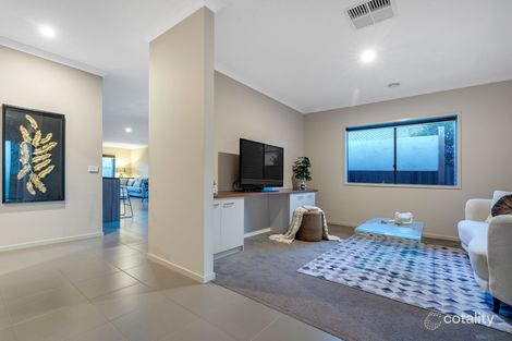 Property photo of 14 Crathe Close Roxburgh Park VIC 3064