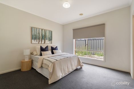Property photo of 8 Avon Grove Craigieburn VIC 3064