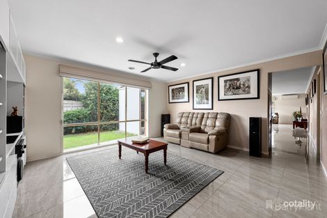 8 Fenton Pl, Narre Warren South, VIC 3805