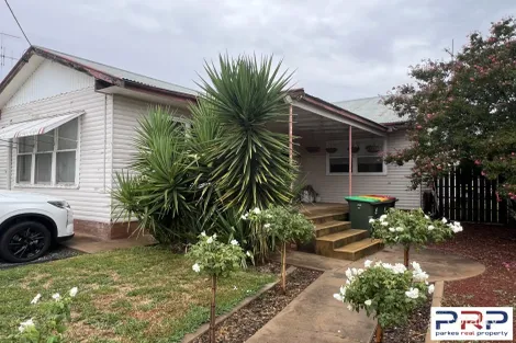 25 Thornbury St, Parkes, NSW 2870