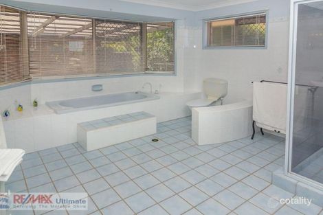 Property photo of 40 Bayside Drive Beachmere QLD 4510