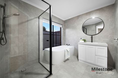 Property photo of 32 Jamieson Way Point Cook VIC 3030
