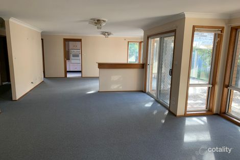 Property photo of 21 Oatlands Court Wattle Grove NSW 2173