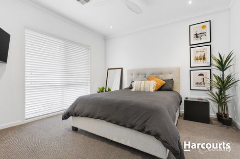 Property photo of 2/8 Gamble Avenue Berwick VIC 3806