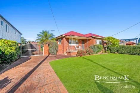 32 Cooper Ave, Moorebank, NSW 2170