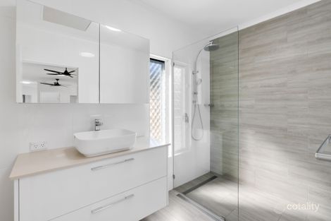 Property photo of 39 Bathurst Drive Bentley Park QLD 4869