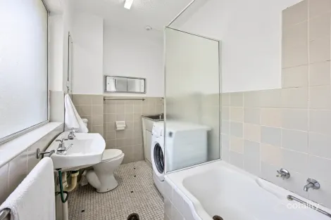 Property photo of 9/68 Pacific Parade Dee Why NSW 2099