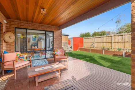 Property photo of 21 Malbec Loop Waurn Ponds VIC 3216