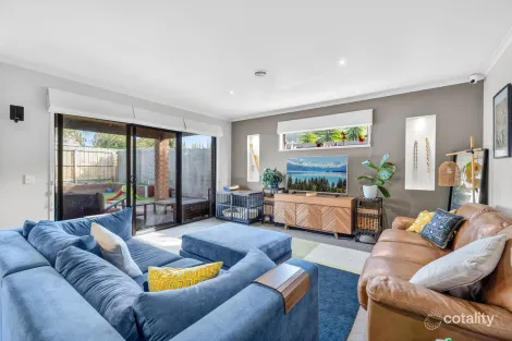 Property photo of 21 Malbec Loop Waurn Ponds VIC 3216