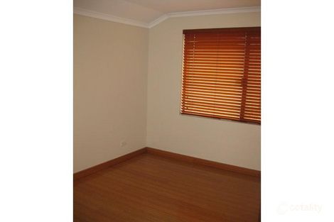 Property photo of 8 Sheringham Bend Success WA 6164