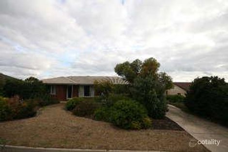 15 Falcon Ave, Hallett Cove, SA 5158