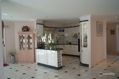 Property photo of 3 Yarra Close Westlake QLD 4074