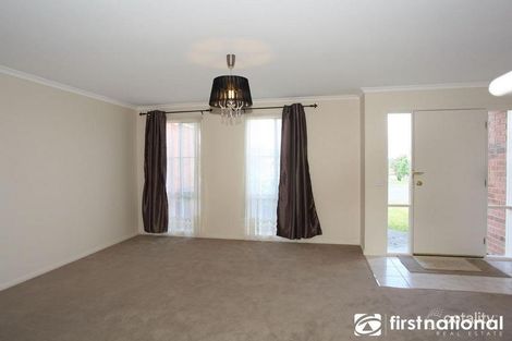 Property photo of 15 Lasiandra Circuit Narre Warren VIC 3805