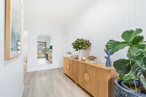 Property photo of 28 Quarterdeck Avenue Pialba QLD 4655