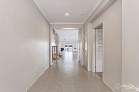 Property photo of 10 Rhode Island Close Point Cook VIC 3030