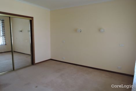 Property photo of 1/10 Flemington Crescent Werribee VIC 3030