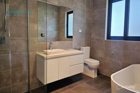 Property photo of 2 Hemmie Road Edmondson Park NSW 2174