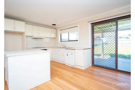 Property photo of 25 Truscott Drive Ashmont NSW 2650