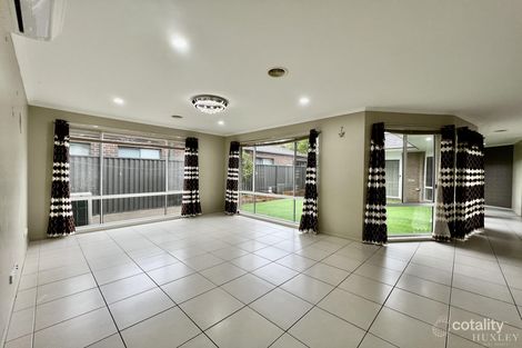Property photo of 3 Hele Close Caroline Springs VIC 3023