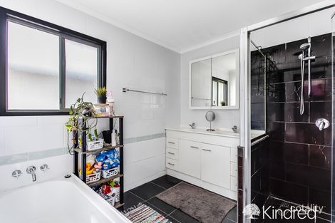 Property photo of 97 Windsor Place Deception Bay QLD 4508