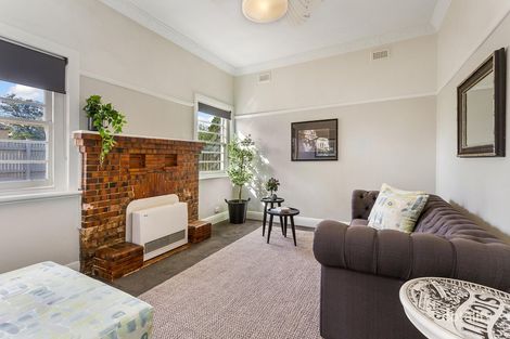 Property photo of 19 Cambridge Crescent White Hills VIC 3550