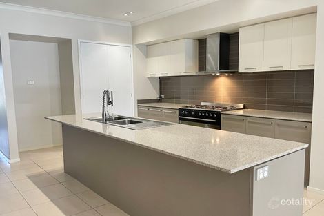 Property photo of 14 Murchison Link Pakenham VIC 3810