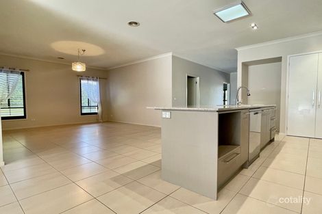 Property photo of 14 Murchison Link Pakenham VIC 3810