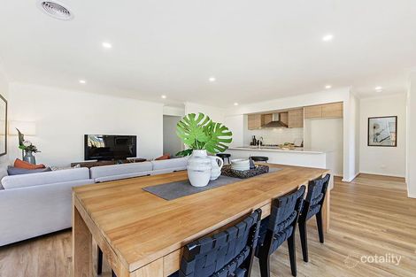 Property photo of 62 Dawnview Crescent Roxburgh Park VIC 3064