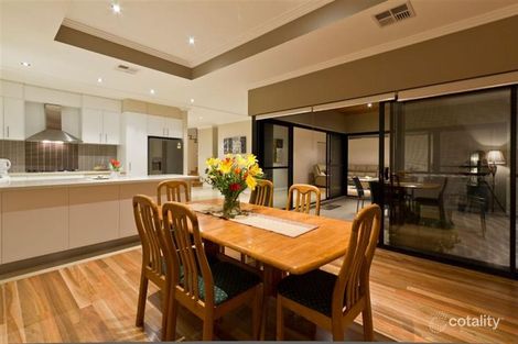 8 Bayview Tce, Yangebup, WA 6164