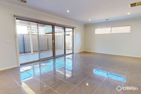 Property photo of 73 Wheelers Park Drive Cranbourne North VIC 3977