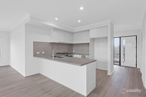 Property photo of 16 Gobelins Walk Clyde North VIC 3978