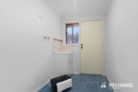 Property photo of 10 Farnborough Place Hoppers Crossing VIC 3029