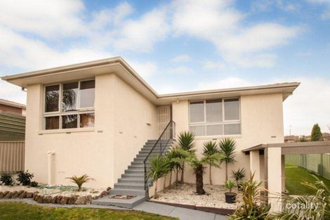 Property photo of 2 Oxley Way Endeavour Hills VIC 3802