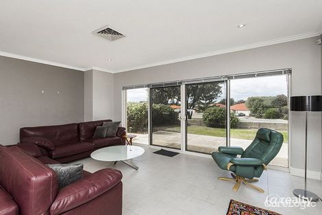 Property photo of 11 Bottlebrush Lane Wannanup WA 6210