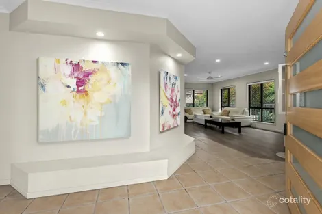 Property photo of 4 Sumner Place Carindale QLD 4152