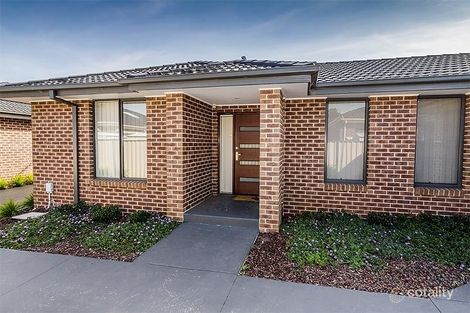 Property photo of 2/15 Dearing Avenue Cranbourne VIC 3977