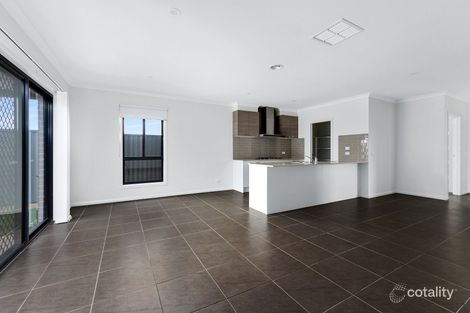 Property photo of 8 Streamside Drive Craigieburn VIC 3064