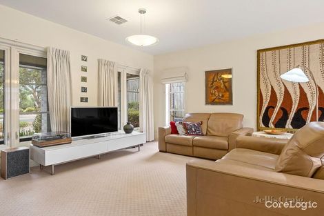 Property photo of 11 Coolidge Wynd Macleod VIC 3085