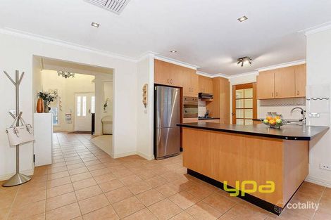 Property photo of 19 Rose Hedge Drive Sydenham VIC 3037