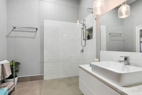 Property photo of 33 Gladstone Street Coorparoo QLD 4151