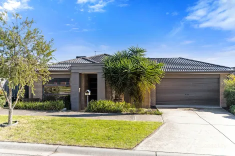 Property photo of 99 Oberon Drive Carrum Downs VIC 3201