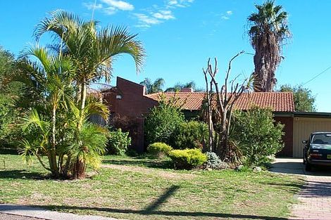 6 Rive Pl, Thornlie, WA 6108