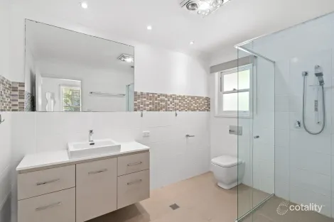 Property photo of 8 Girraween Avenue Erina NSW 2250